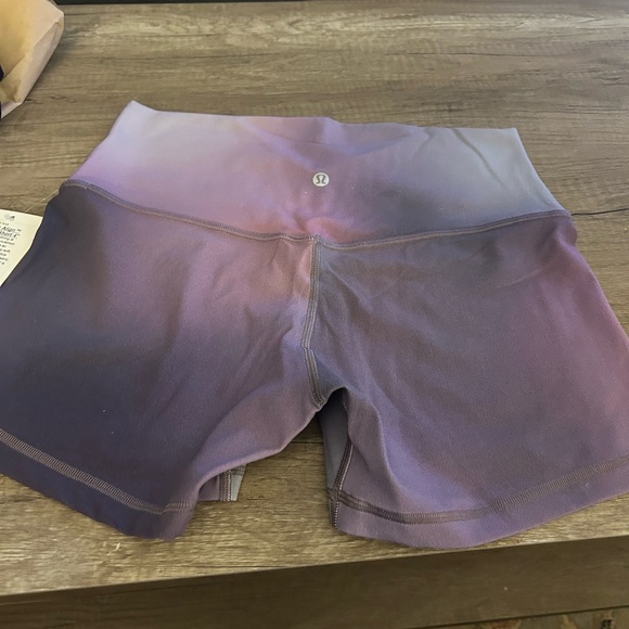 lululemon Align High Rise Shorts 4 in - Picture 2 of 4